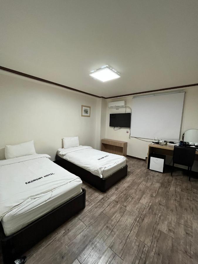 Ekonomy Hotel Mokpo Luaran gambar